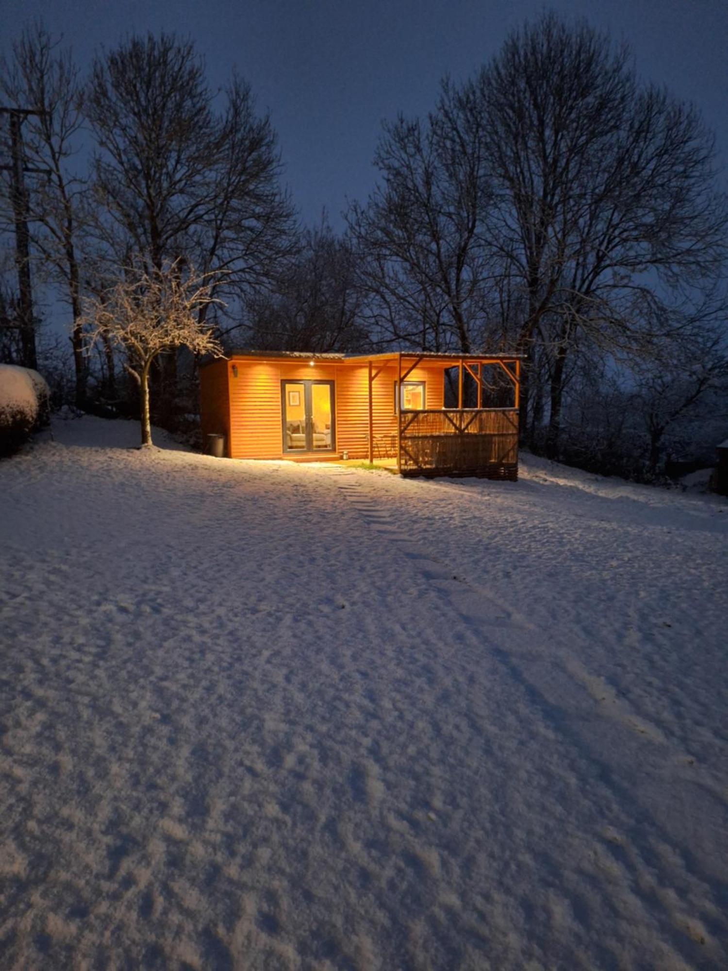 Lakes And Eden Valley. Thornhill Cabin Long Marton Exterior photo